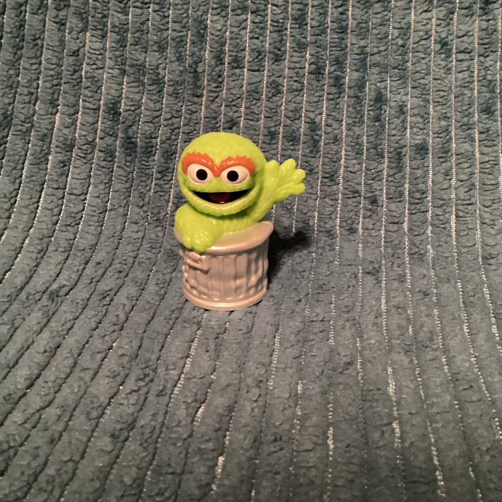 Sesame Street Playskool 2.75" Plastic Figure Oscar The Grouch